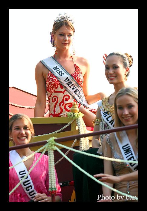 ย้อนดูขบวนพาเหรดผู้เข้าประกวด Miss Universe 2005 ประเทศไทย