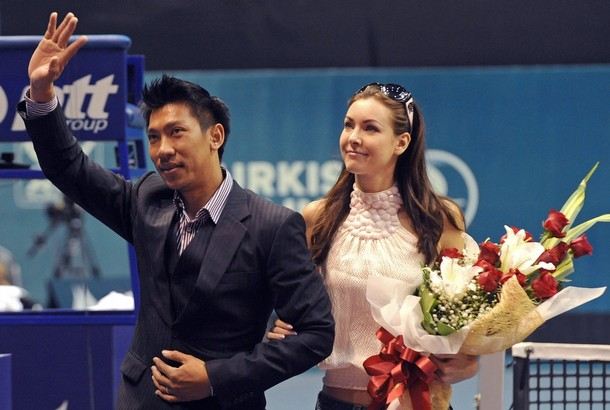 " ภราดร...ร่ำไห!มีน้องฟ้าอยู่เคียงข้าง " ประกาศเลิกเล่นเทนนิสอย่างเป็นทางการแล้ว!
