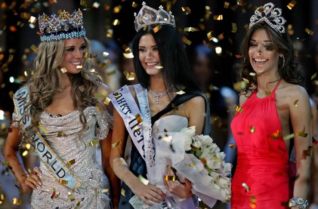 Miss Universe ประกบ Miss World ใครตาย?