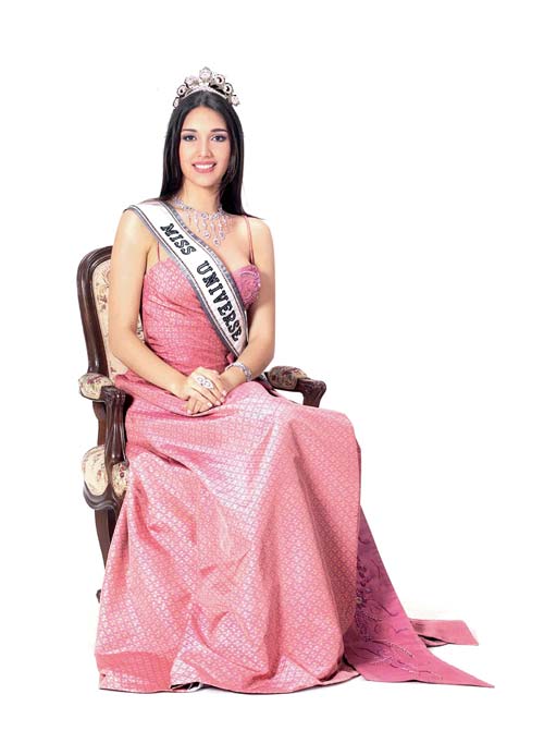 เมื่อ Miss universe มาใส่ผ้าไทย เราจงภูมิใจกับความเป็น THAILAND.....?????