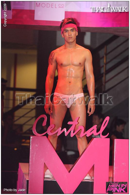 ย้อนหลังอีก 1 ปี......Central Men With Style 2009: Men in Pink