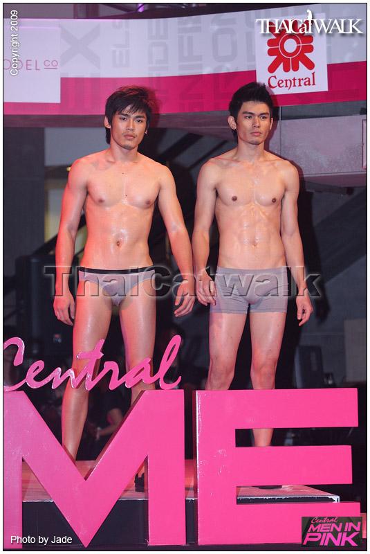 ย้อนหลังอีก 1 ปี......Central Men With Style 2009: Men in Pink