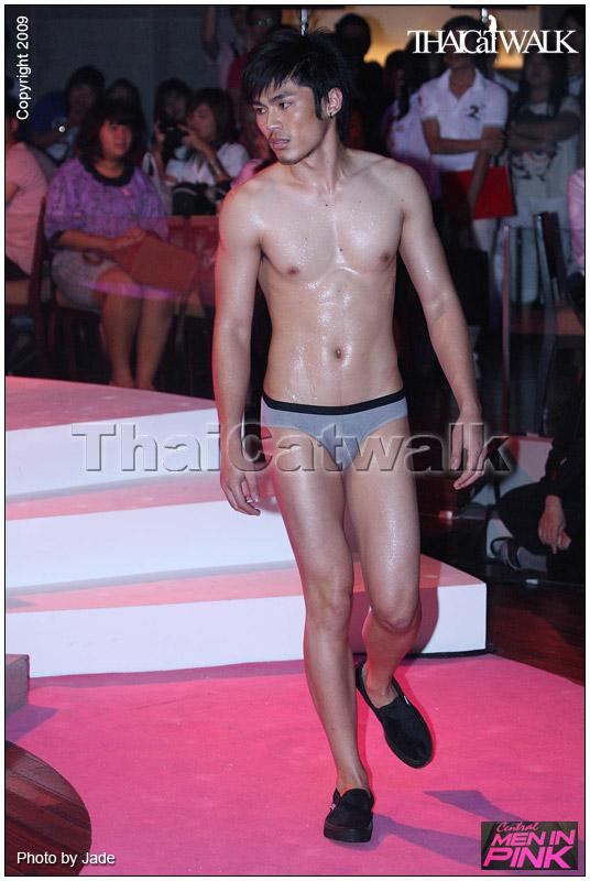 ย้อนหลังอีก 1 ปี......Central Men With Style 2009: Men in Pink