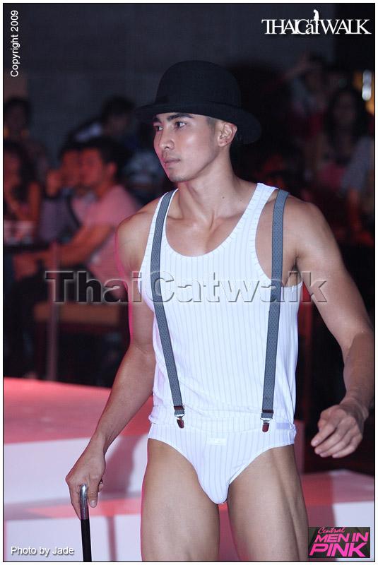 ย้อนหลังอีก 1 ปี......Central Men With Style 2009: Men in Pink