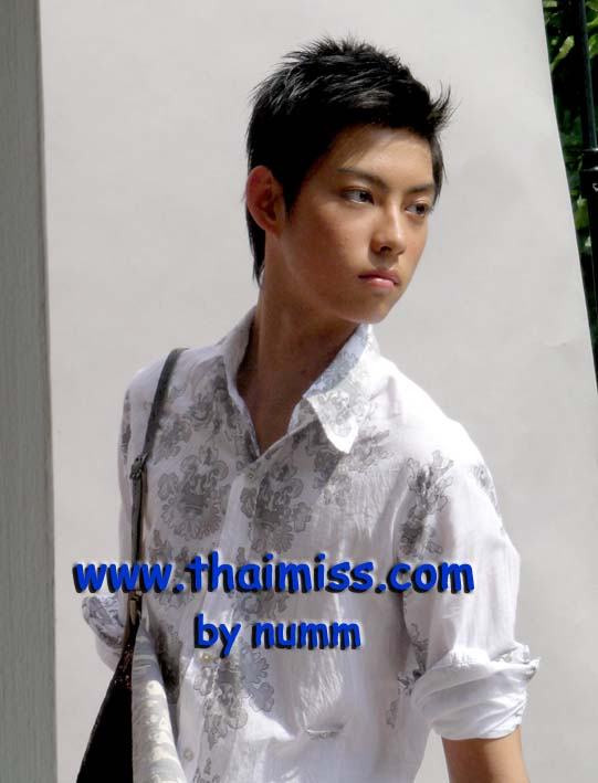 ฝาแฝดลูกครึ่ง ไทย-ญี่ปุ่น.......ฟูมิ - คาสึ