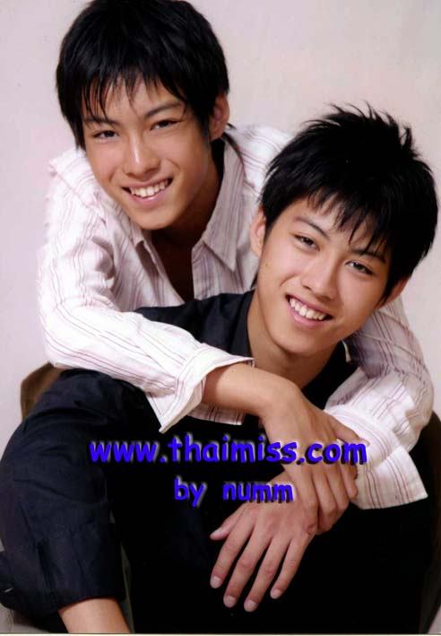 ฝาแฝดลูกครึ่ง ไทย-ญี่ปุ่น.......ฟูมิ - คาสึ