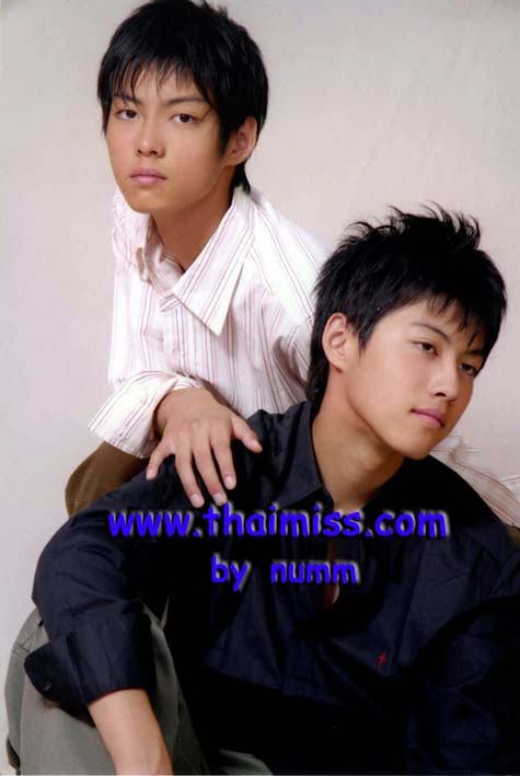 ฝาแฝดลูกครึ่ง ไทย-ญี่ปุ่น.......ฟูมิ - คาสึ