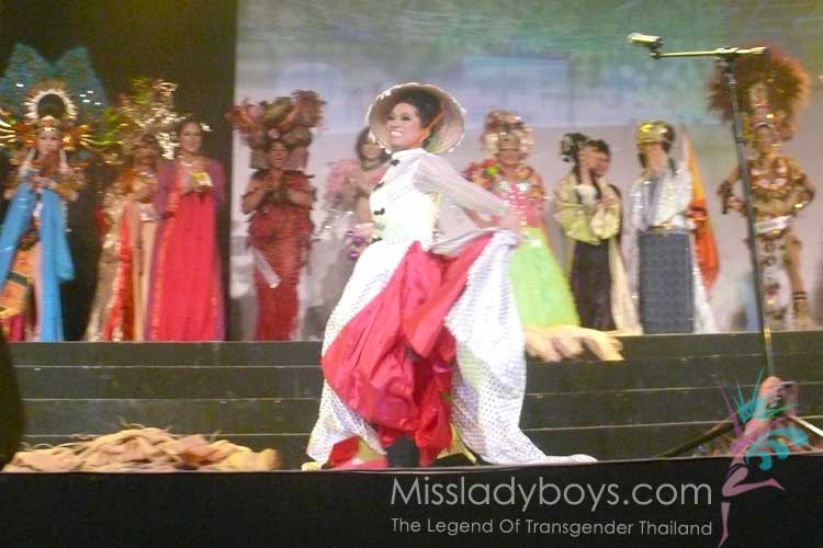 รวบรวม National Costume ของเวที Miss AC/DC 2009 " เพื่อลูกสาวจะได้มีพสุธาอาศัย "
