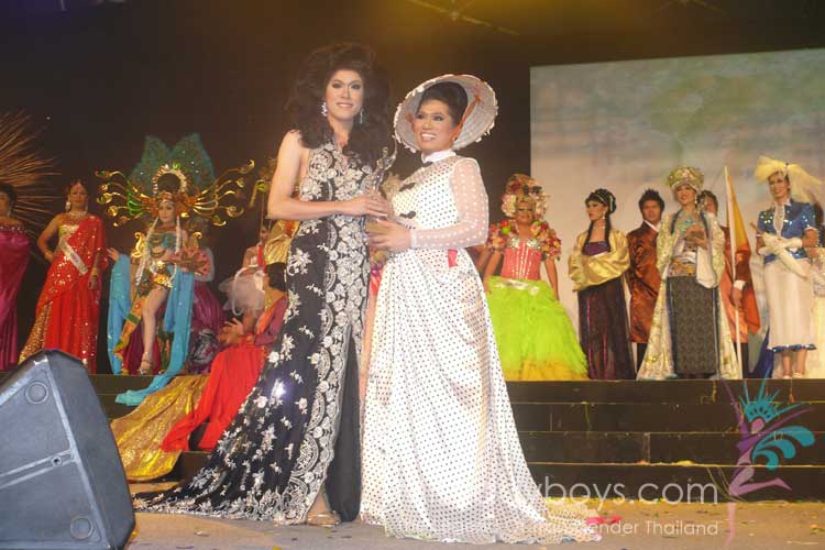 รวบรวม National Costume ของเวที Miss AC/DC 2009 " เพื่อลูกสาวจะได้มีพสุธาอาศัย "