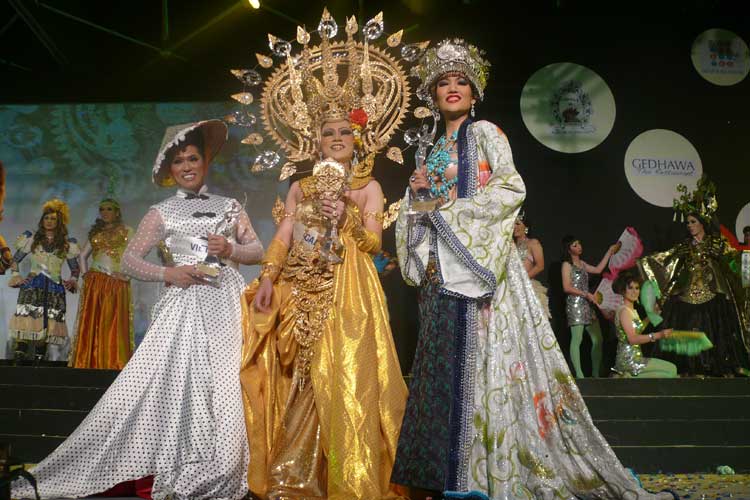 รวบรวม National Costume ของเวที Miss AC/DC 2009 " เพื่อลูกสาวจะได้มีพสุธาอาศัย "