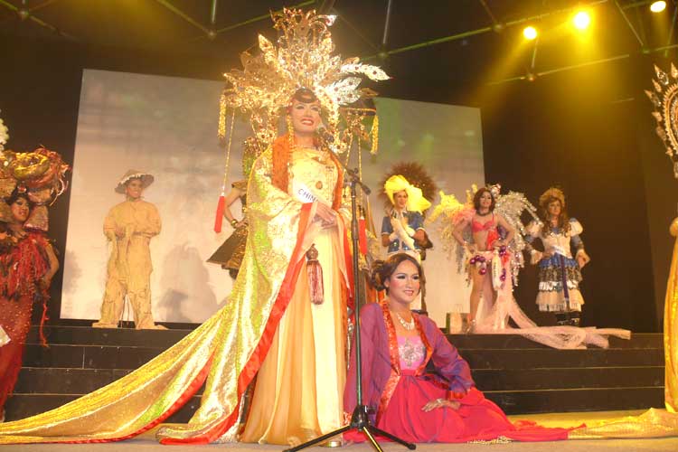 รวบรวม National Costume ของเวที Miss AC/DC 2009 " เพื่อลูกสาวจะได้มีพสุธาอาศัย "