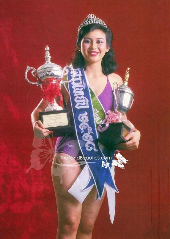 นางสาวไทยปี 2528 เธอคือ "ธารทิพย์ พงษ์สุข" เป็นครั้งแรกๆที่รองอันดับ 1 สวยกว่าคนที่ได้ตำแหน่ง????