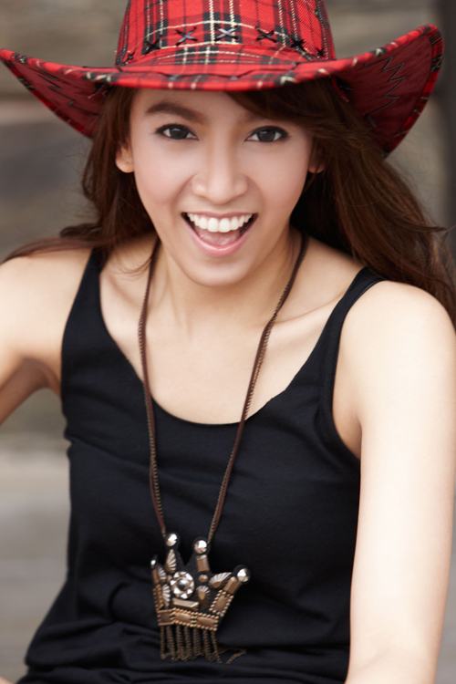 ภาพตัวอย่างจากนิตยสาร MIX MAGAZINE ฉบับที่ 47 ประจำเดือน ตุลาคม
