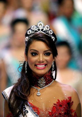 ทำไม Miss Universe ไปขึ้นเวที่ประกวดที่ Indonesia ตลอด???...Thailand น่าจะเชิญมาทุกปีนะ