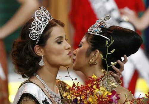 ทำไม Miss Universe ไปขึ้นเวที่ประกวดที่ Indonesia ตลอด???...Thailand น่าจะเชิญมาทุกปีนะ