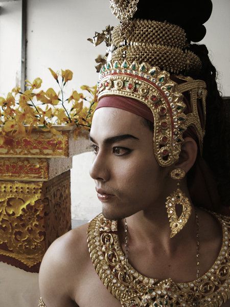 คุณจำได้ไหมว่าคนนี้คือใคร........เขาสร้างชื่อเสียงให้ประเทศไทยด้วยนะ เฉลยรูปสุดท้ายนะ?????