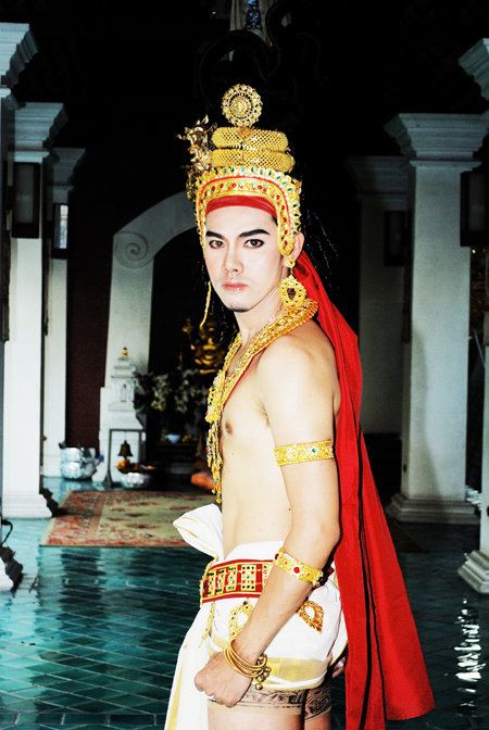 คุณจำได้ไหมว่าคนนี้คือใคร........เขาสร้างชื่อเสียงให้ประเทศไทยด้วยนะ เฉลยรูปสุดท้ายนะ?????