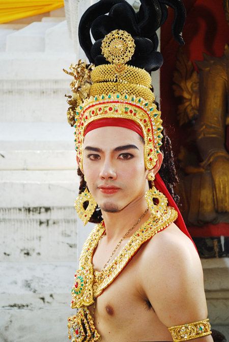 คุณจำได้ไหมว่าคนนี้คือใคร........เขาสร้างชื่อเสียงให้ประเทศไทยด้วยนะ เฉลยรูปสุดท้ายนะ?????