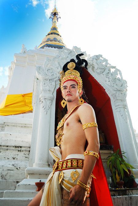 คุณจำได้ไหมว่าคนนี้คือใคร........เขาสร้างชื่อเสียงให้ประเทศไทยด้วยนะ เฉลยรูปสุดท้ายนะ?????