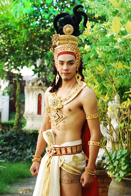 คุณจำได้ไหมว่าคนนี้คือใคร........เขาสร้างชื่อเสียงให้ประเทศไทยด้วยนะ เฉลยรูปสุดท้ายนะ?????