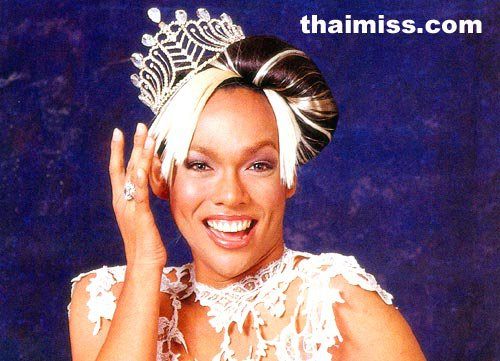 มงกุฎแรกในเวทีการประกวดMiss ACDC 2001