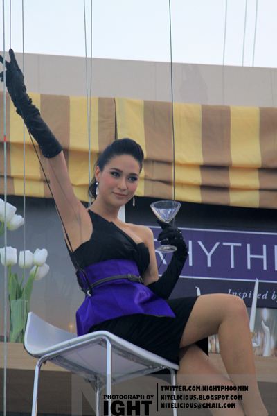 เมื่อ อั้ม เจอ พลอย
