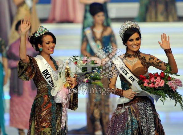 ภาพชัดๆของ Miss Universe 2010 ในการประกวด Miss Indonesia Universe 2010!!