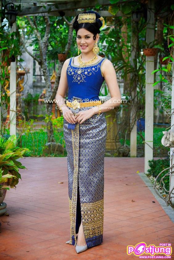 แบบที่ ๖ ชุดไทยดุสิต