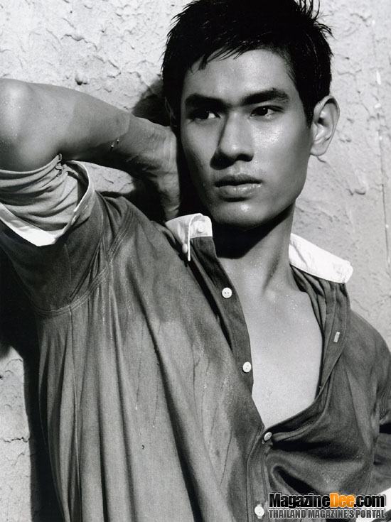 อรรคพันธ์ นะมาตร์ [อ๋อม]   IN vol. 6 no. 134 October 2010