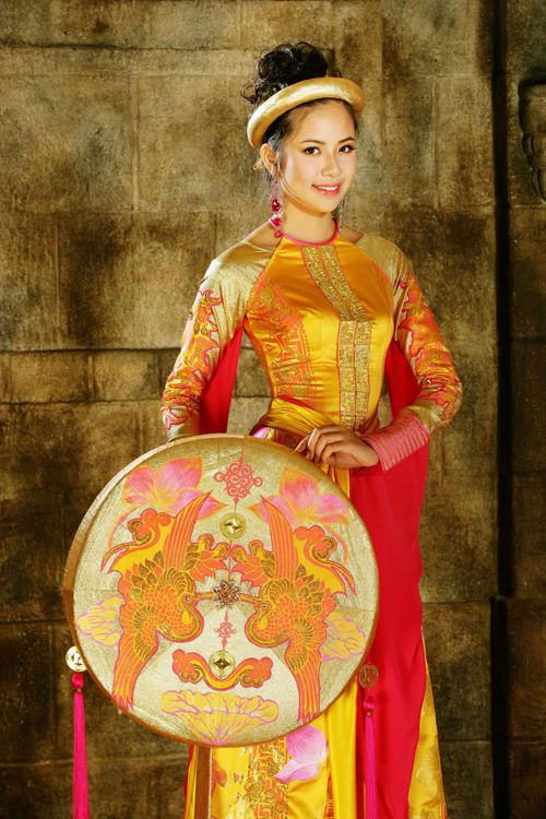 NATIONAL COSTUME -  MISS VIETNAM WORLD 2010