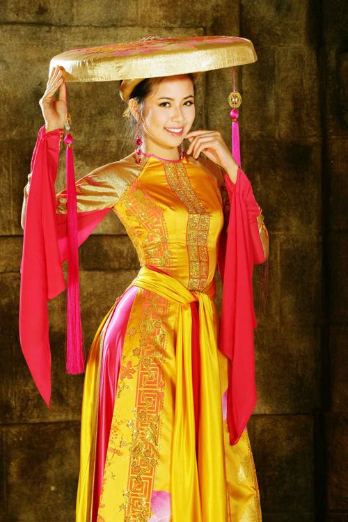 NATIONAL COSTUME -  MISS VIETNAM WORLD 2010