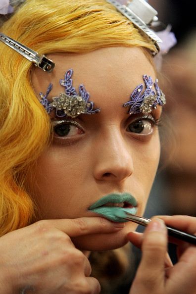 Make UP