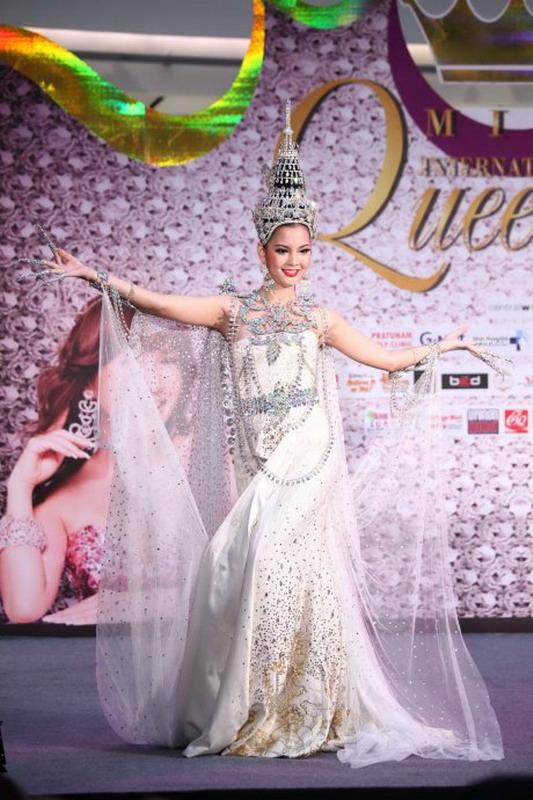 MISS INTERNATIONAL QUEEN2010 ชุดประจำชาติน้องมิคเริดสุดๆๆ!!