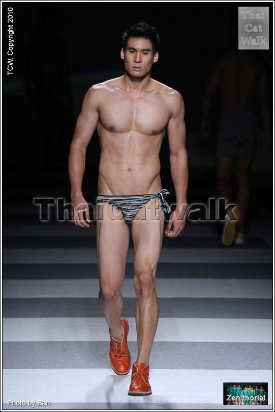 "แม็ค รัฐศาสตร์ จาก Elle Fashion Week 2010"