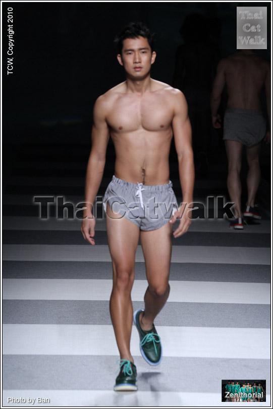 "แม็ค รัฐศาสตร์ จาก Elle Fashion Week 2010"