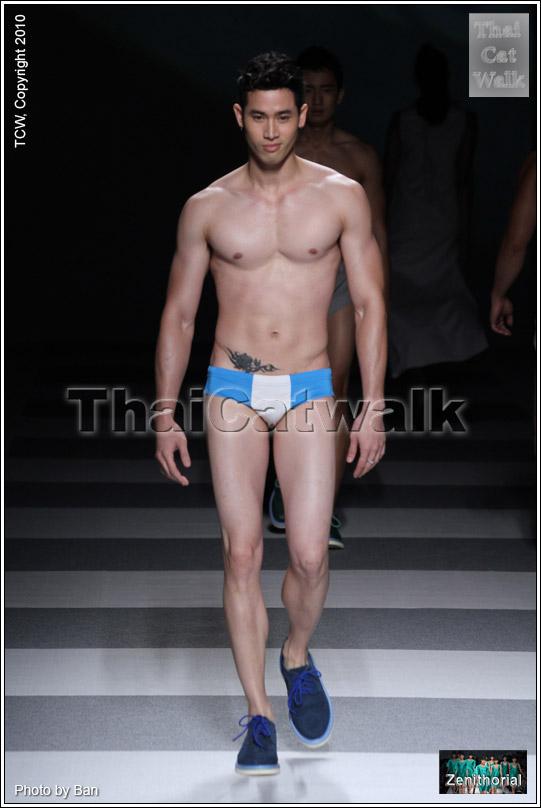 "แม็ค รัฐศาสตร์ จาก Elle Fashion Week 2010"