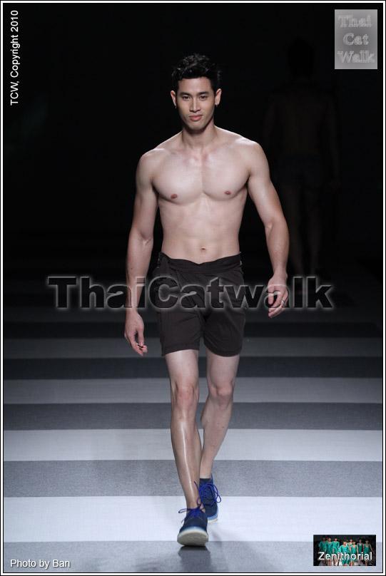 "แม็ค รัฐศาสตร์ จาก Elle Fashion Week 2010"