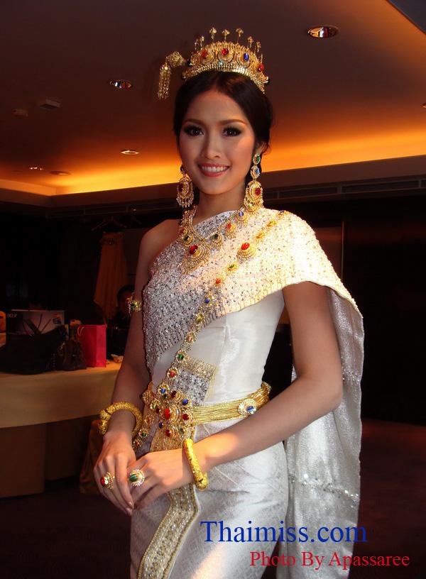 ชุดประจำชาติ น้องเดียร์ ไปประกวด Miss International 2010 ณ เมืองเฉินตู ประเทศจีน (20 รูป)