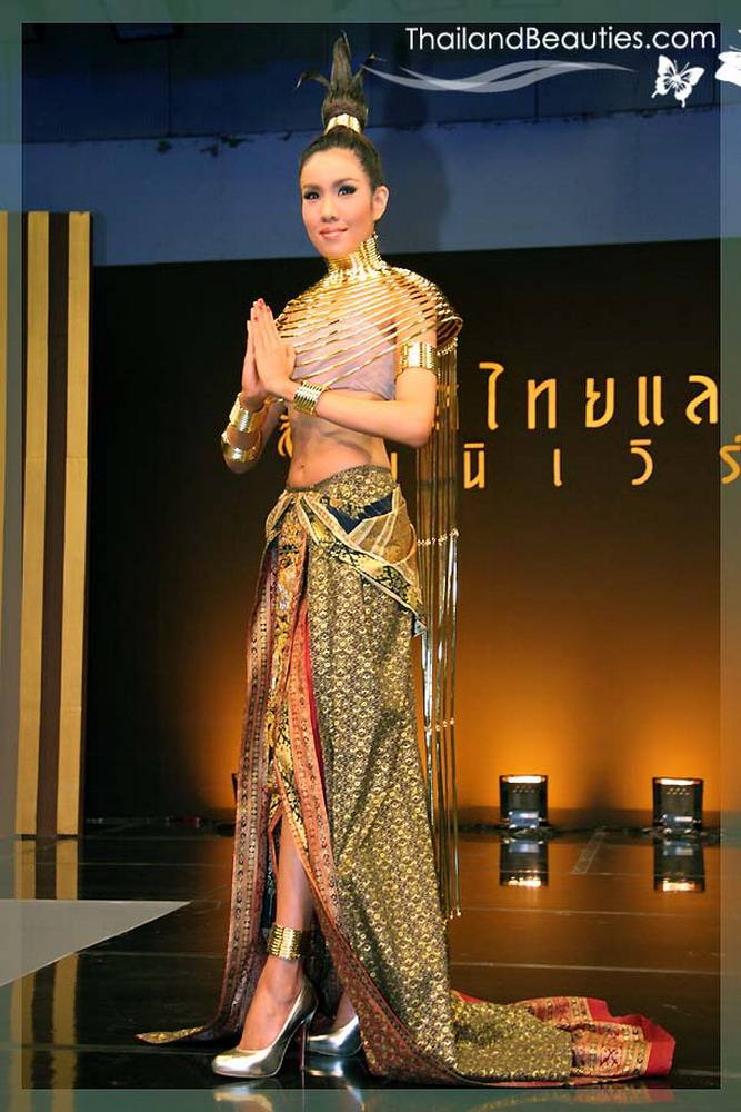 ชุดหญิงงามท้องถิ่นสุวรรณภูมิ 2009