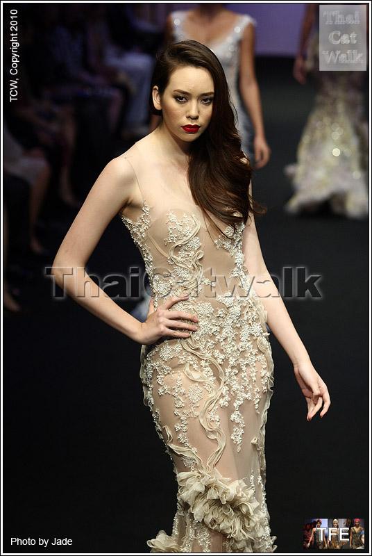 Thailand Fashion Expo 2010 ชุดราตรีสวยจังถ้านางงามไทยได้เป็นชุดราตรีหลักก็คงเลิศน่าดู