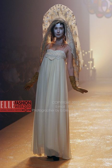 E L L E Fashion Week 2010 = = = = => > > Design By Kloset Red Carpet