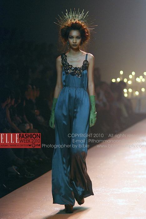 E L L E Fashion Week 2010 = = = = => > > Design By Kloset Red Carpet