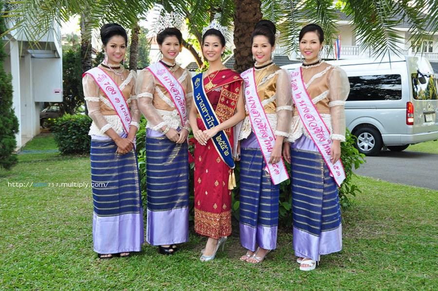 ตอนเป็นนางสาวเชียงใหม่ถ่ายกับนางสาวไทยปีที่แล้ว