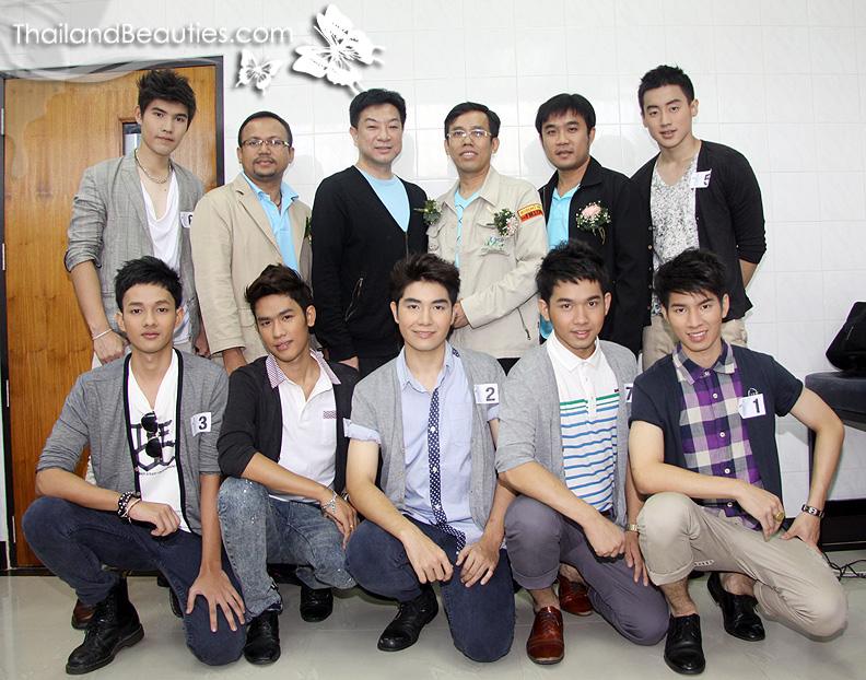 ผู้เข้าประกวดเดือน ของมหาวิทยาลัยราชภัฏสวนดุสิต ประจำปี ๒๕๕๓