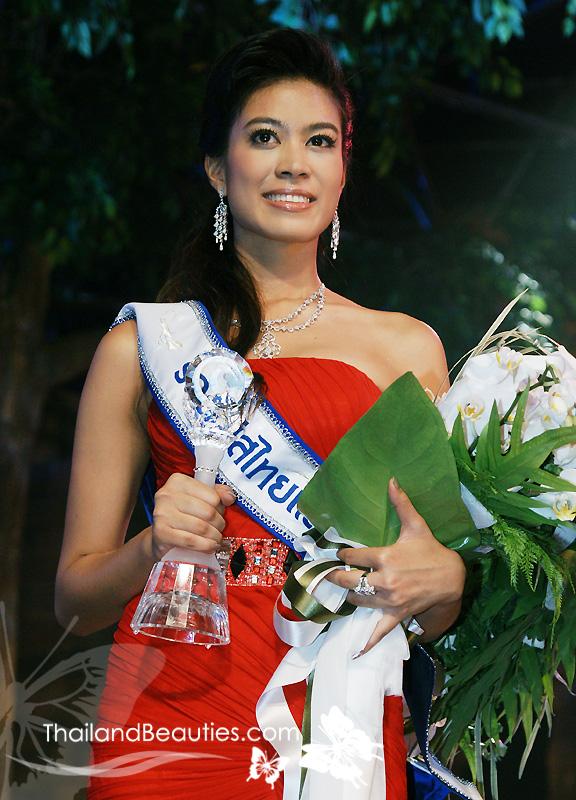 นางสาวพรรณนารา พุ่มเจริญ (ริชชี่)