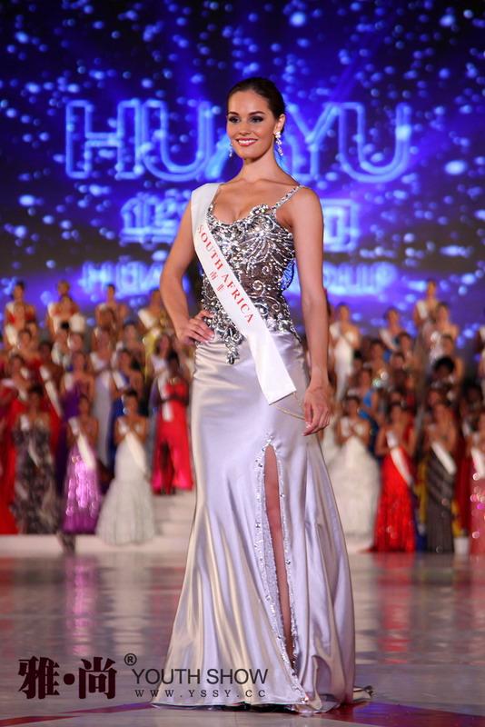 ชุดราตรีของประเทศอื่นๆ วันประกวด TOP MODEL และ Miss World Designer Dress Award