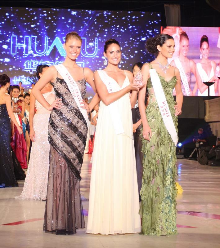 ชุดราตรีของประเทศอื่นๆ วันประกวด TOP MODEL และ Miss World Designer Dress Award