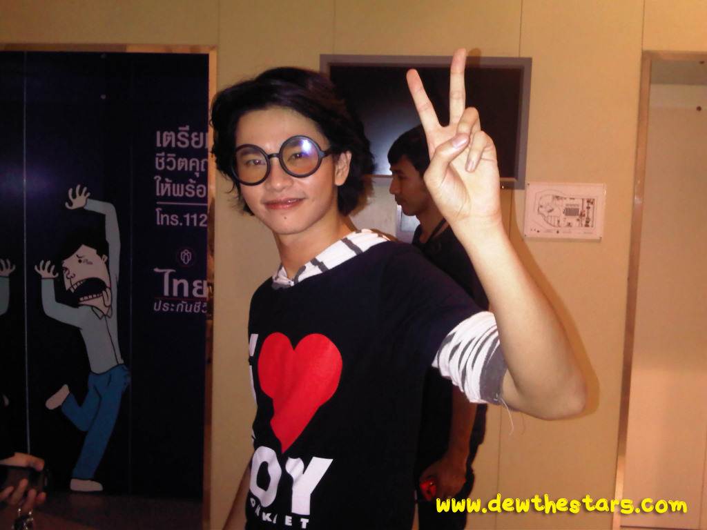ดิว เดอะสตาร์ - เพื่อนๆ  @ boy story concert