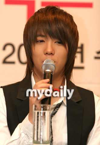 이홍기 / Lee Hong Ki (Lee Hong Gi)