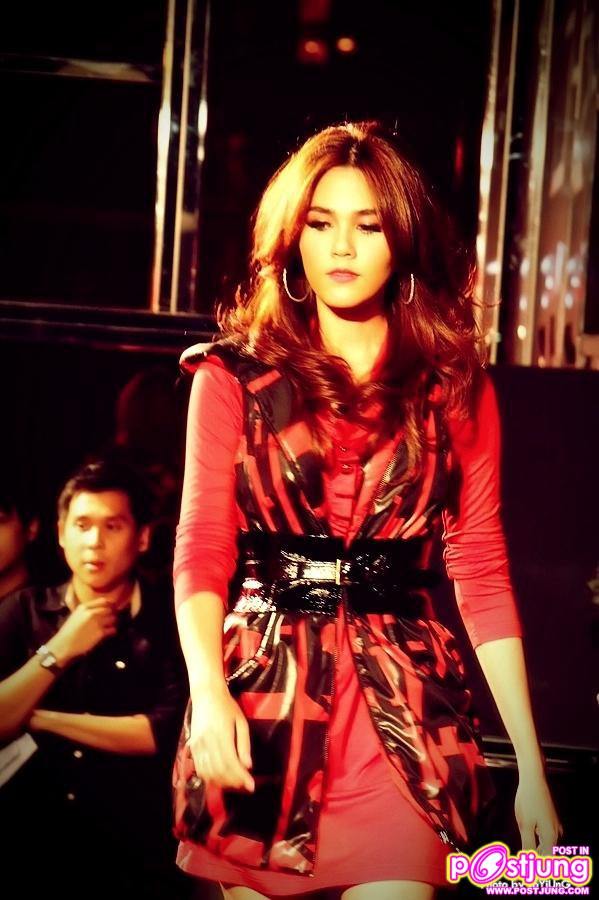 โดม ชมพู่ คู่นี้เหมาะกันดีน่าจะให้เล่นละครคู่กันด้วยจังเลย